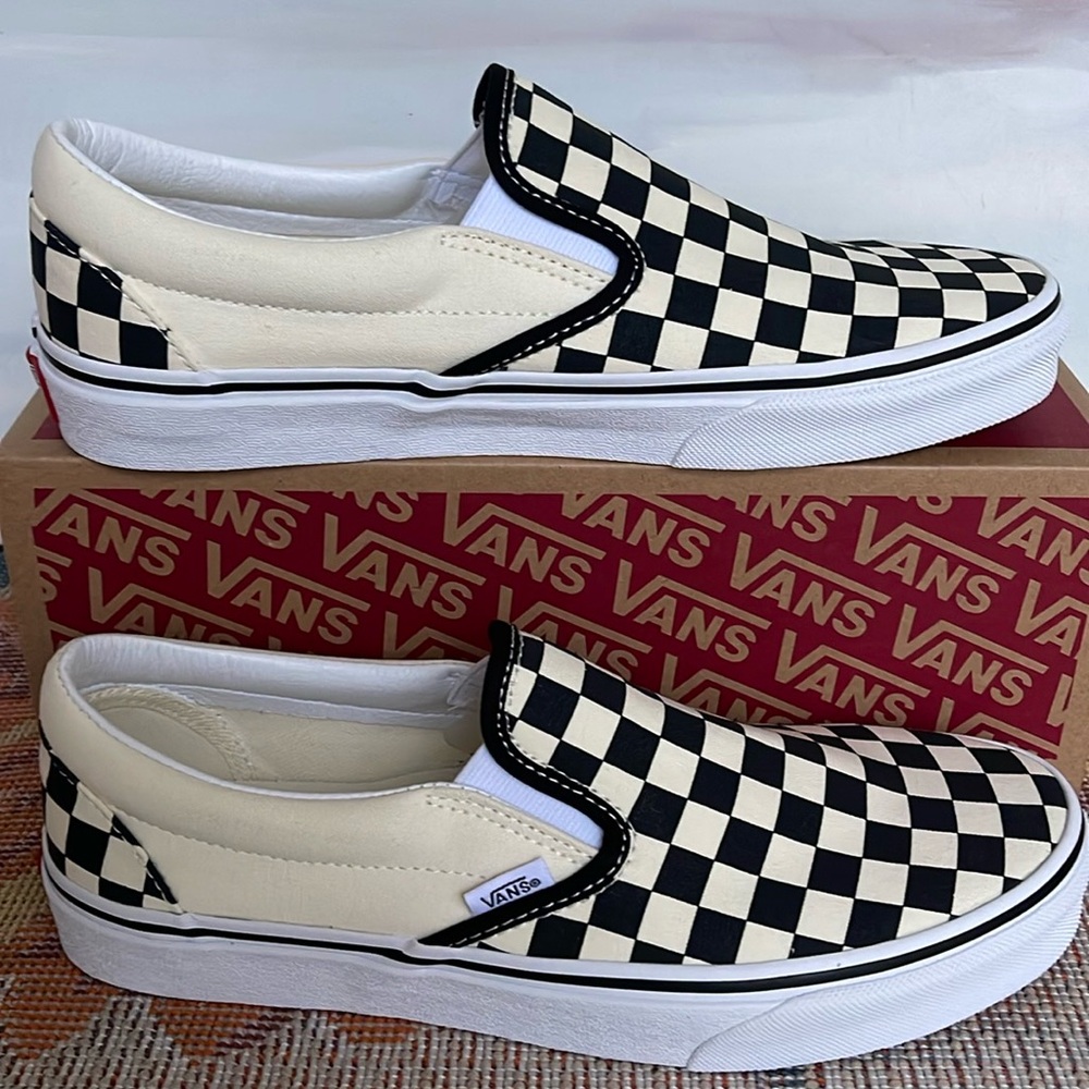 Vans Men’s Classic Slip-On BIk&Whtchckerboard/Wht
VN000EYEBWW
Sneakers - Picture 5 of 16